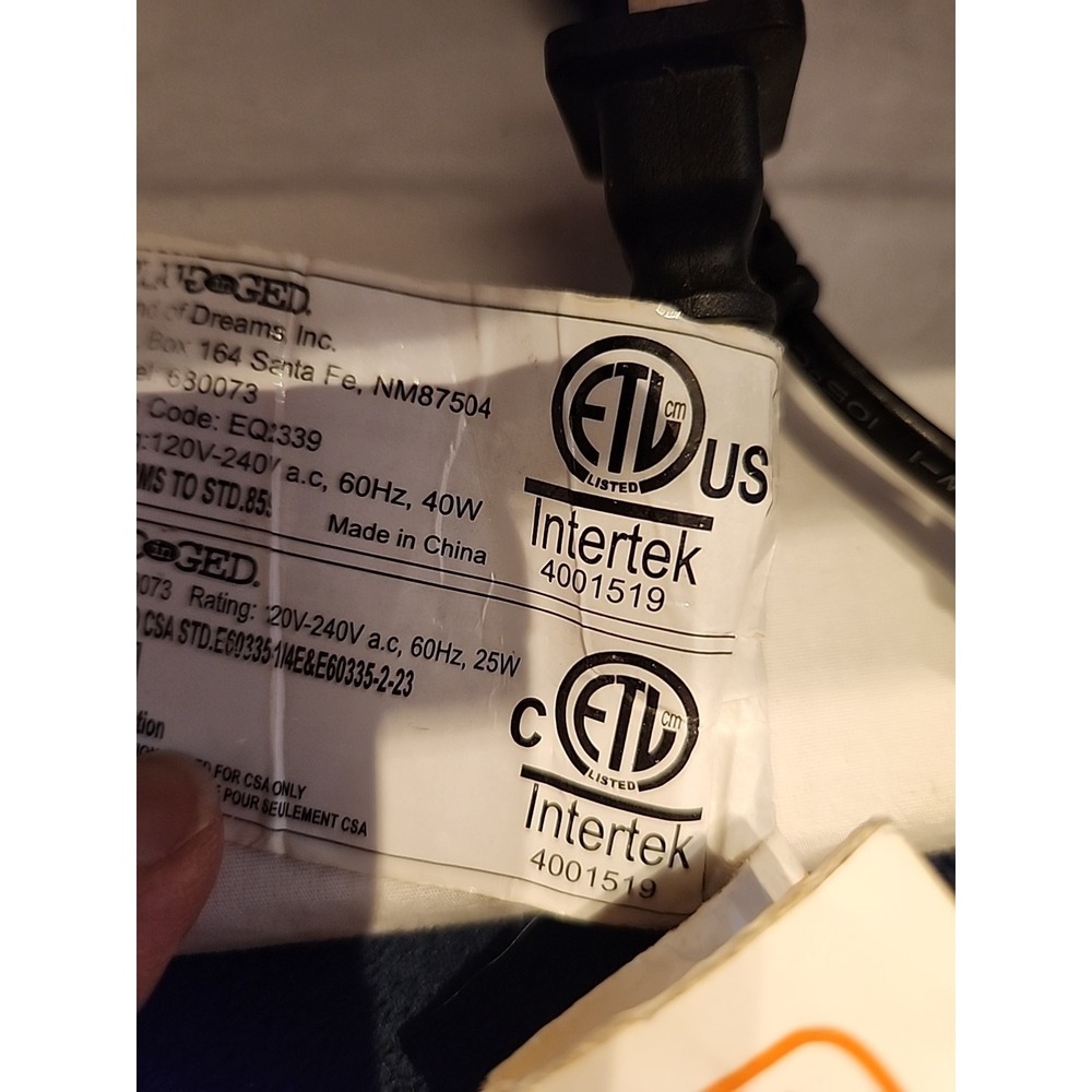 Intertek 7" Travel Size Flat Iron Hair Straightener With 3" Plate - Picture 6 of 7